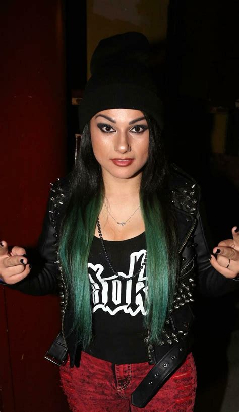 snow tha product live.